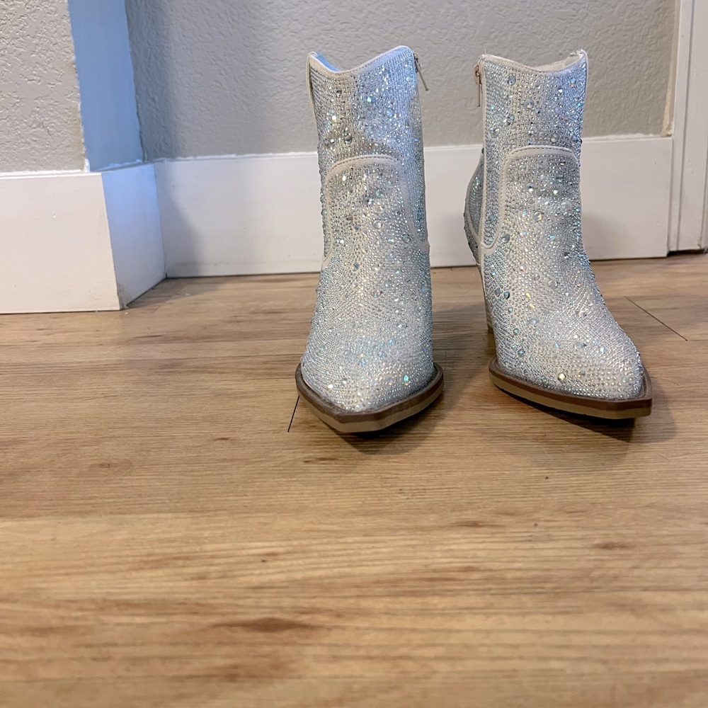 Silver gem cowgirl boots